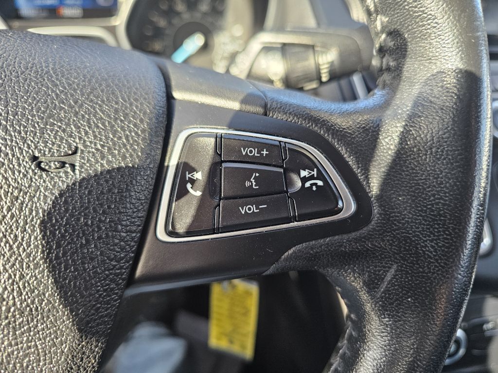 Photo 33 of this FORD FOCUS SE