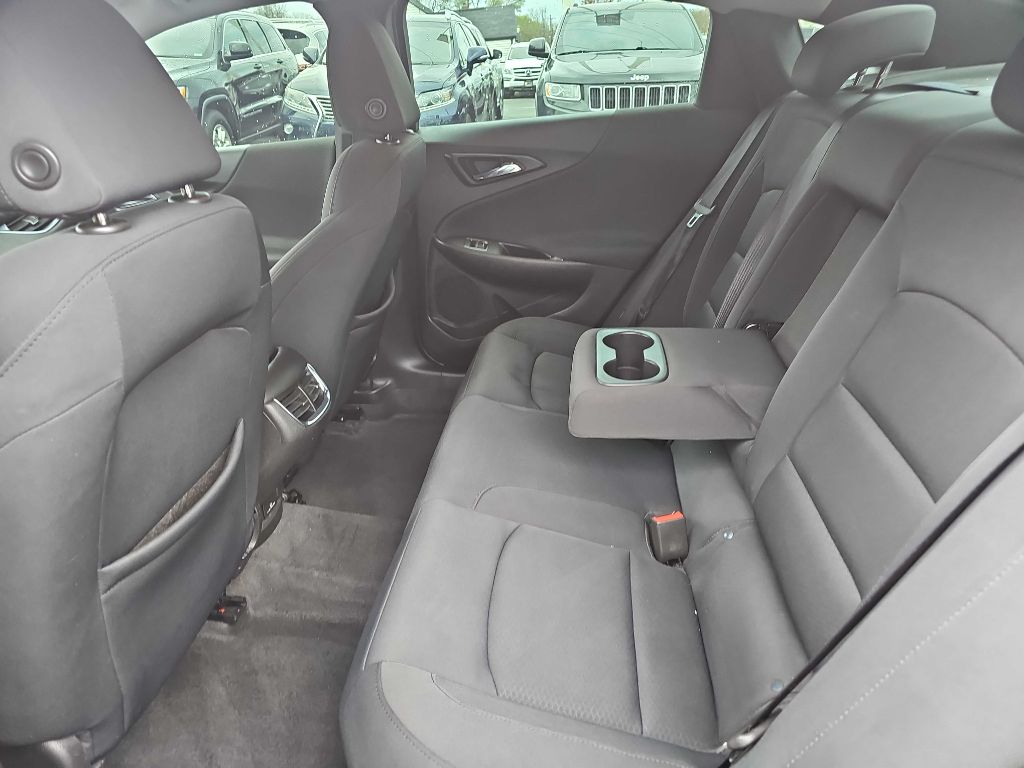 Photo 43 of this CHEVROLET MALIBU LT