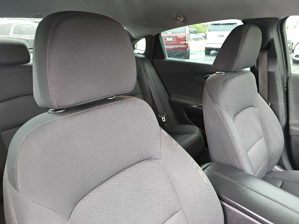 Photo 48 of this CHEVROLET MALIBU LT