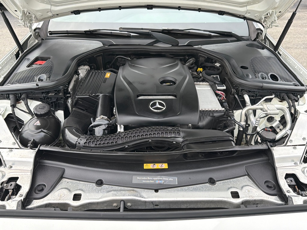 Photo 57 of this MERCEDES-BENZ E300 4MATIC