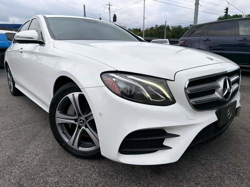Photo 3 of this MERCEDES-BENZ E300 4MATIC