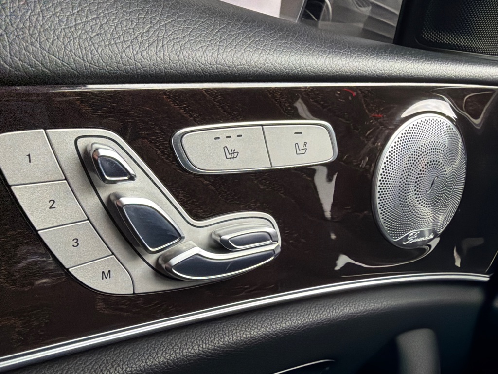 Photo 62 of this MERCEDES-BENZ E300 4MATIC