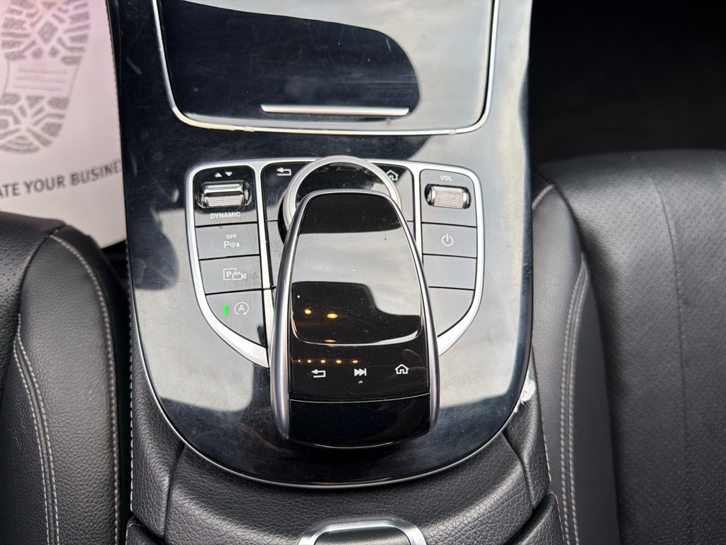 Photo 50 of this MERCEDES-BENZ E300 4MATIC