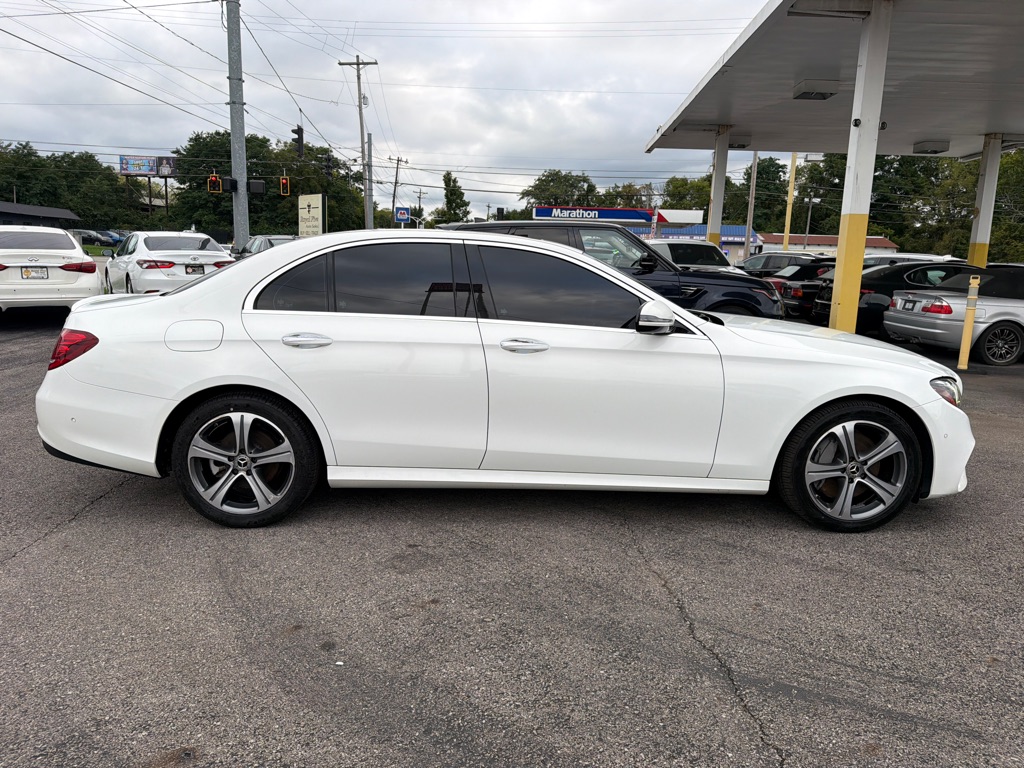 Photo 17 of this MERCEDES-BENZ E300 4MATIC