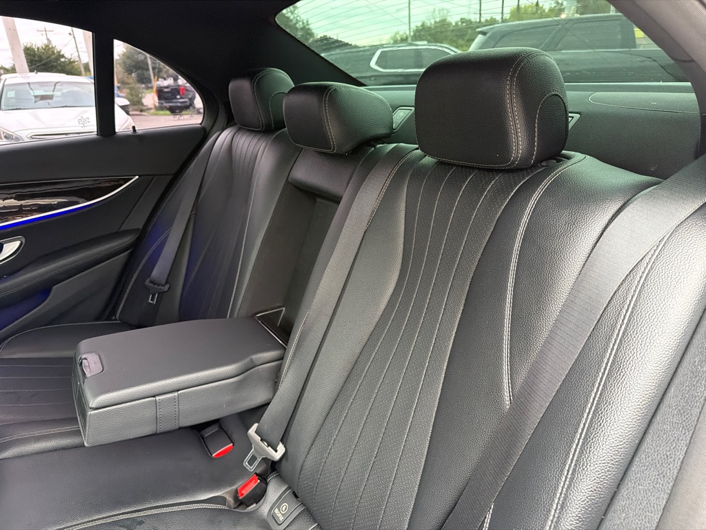 Photo 35 of this MERCEDES-BENZ E300 4MATIC