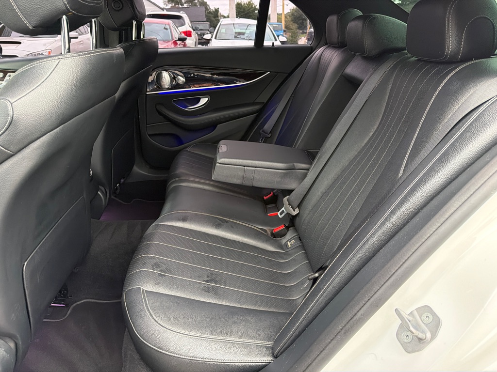 Photo 32 of this MERCEDES-BENZ E300 4MATIC