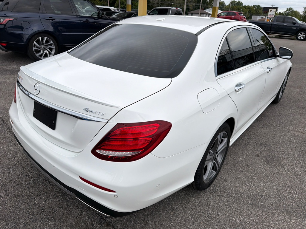 Photo 14 of this MERCEDES-BENZ E300 4MATIC