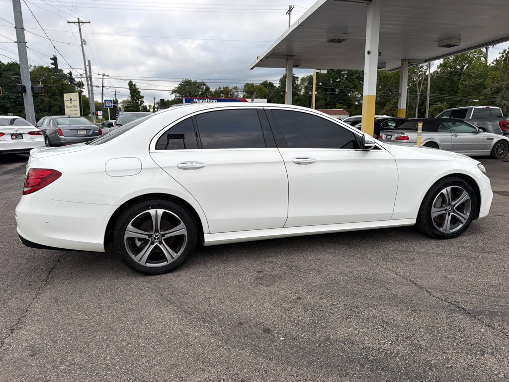 Photo 16 of this MERCEDES-BENZ E300 4MATIC