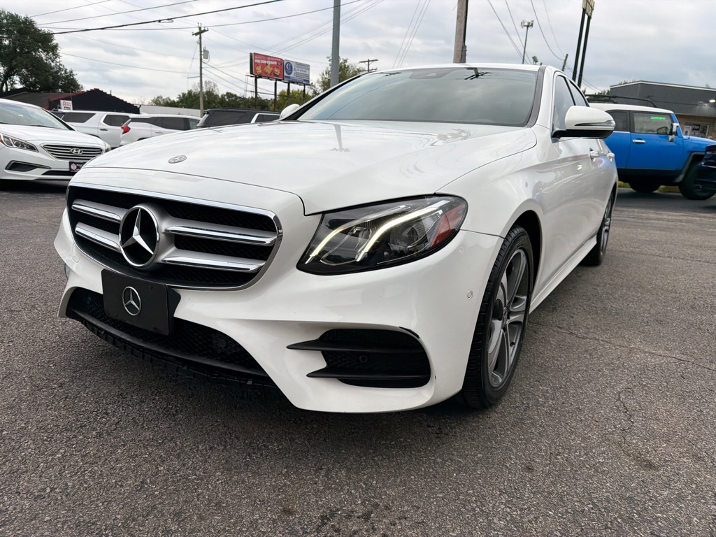 Photo 6 of this MERCEDES-BENZ E300 4MATIC