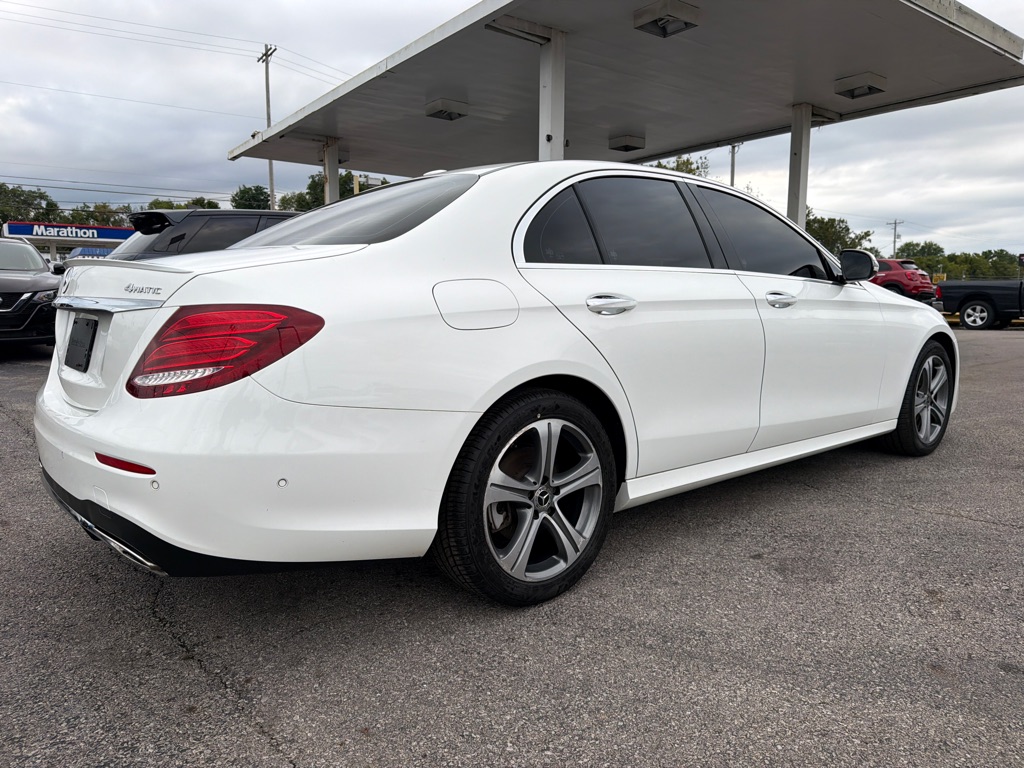 Photo 15 of this MERCEDES-BENZ E300 4MATIC