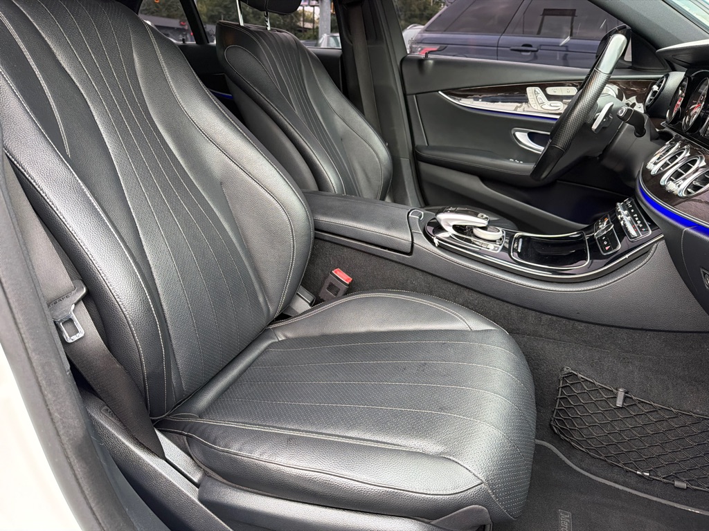Photo 41 of this MERCEDES-BENZ E300 4MATIC