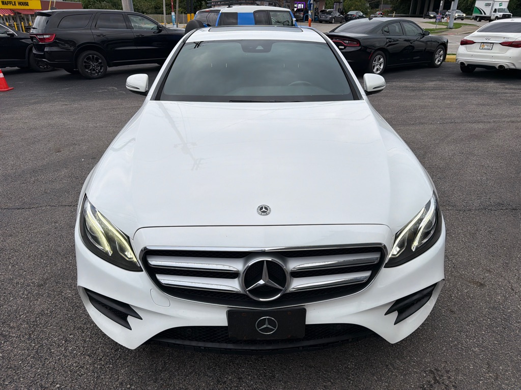 Photo 4 of this MERCEDES-BENZ E300 4MATIC