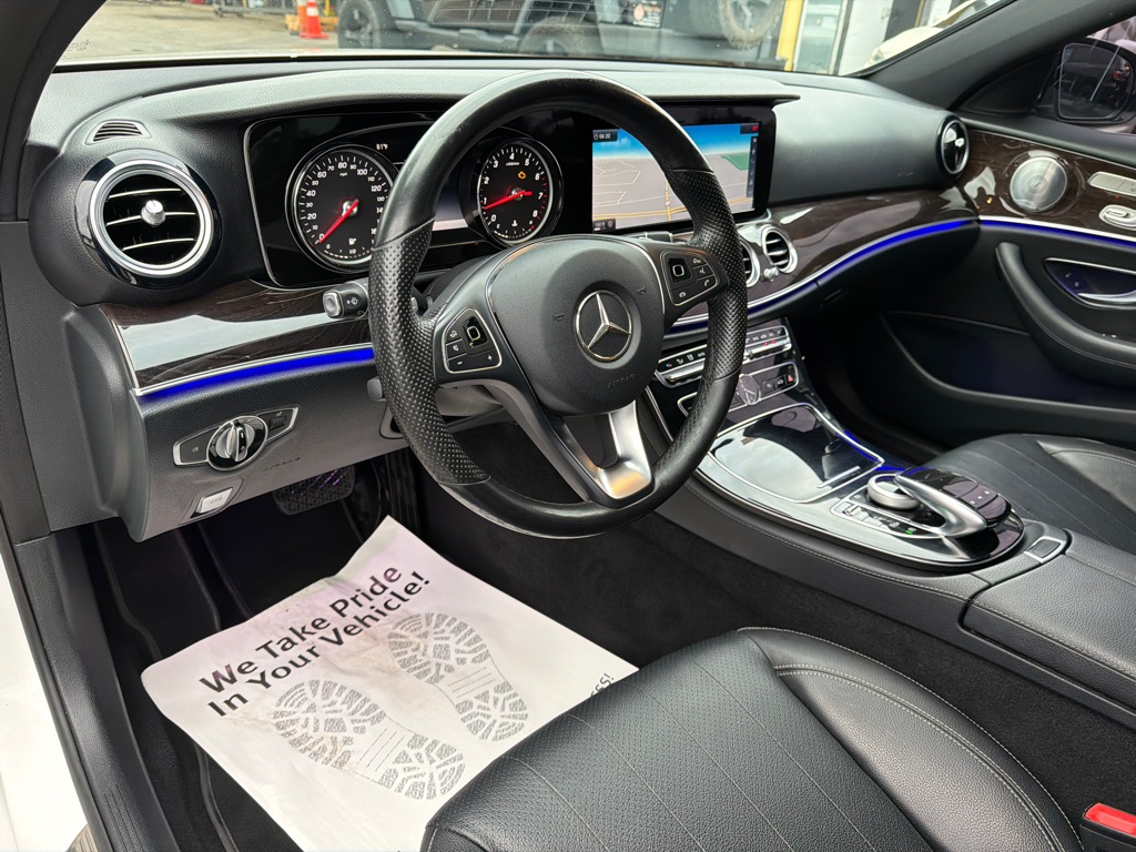 Photo 28 of this MERCEDES-BENZ E300 4MATIC
