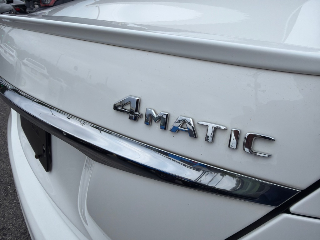 Photo 25 of this MERCEDES-BENZ E300 4MATIC