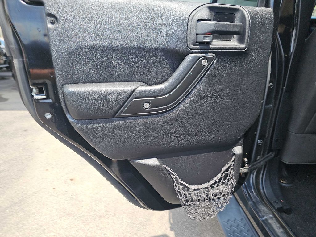 Photo 47 of this JEEP WRANGLER UNLIMI