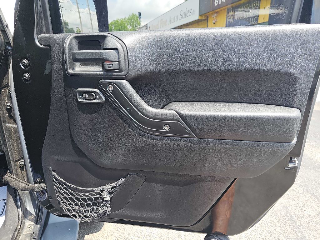 Photo 54 of this JEEP WRANGLER UNLIMI