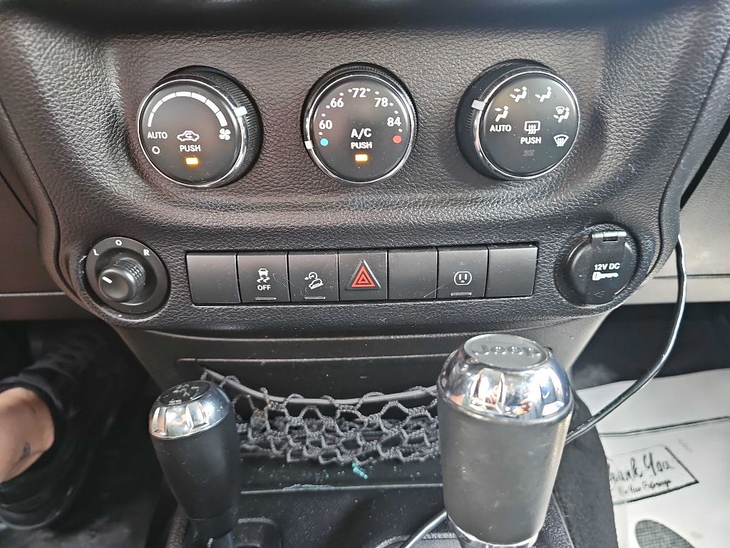 Photo 33 of this JEEP WRANGLER UNLIMI