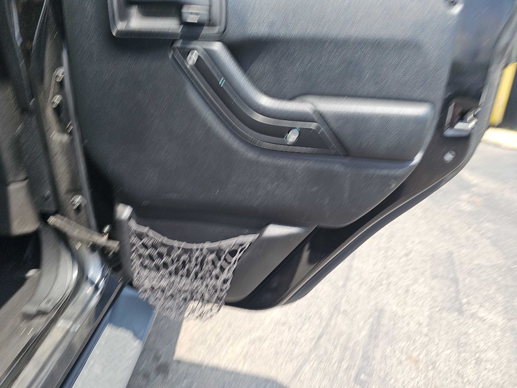 Photo 50 of this JEEP WRANGLER UNLIMI