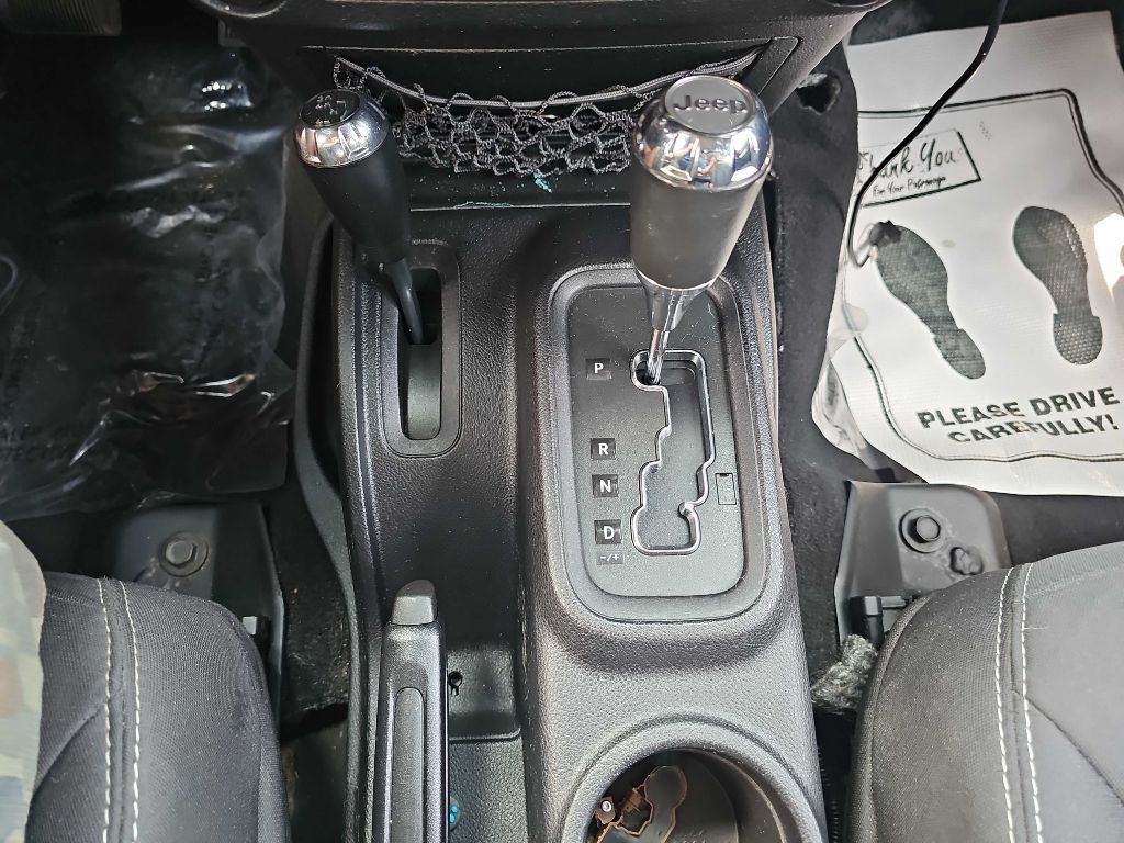 Photo 34 of this JEEP WRANGLER UNLIMI