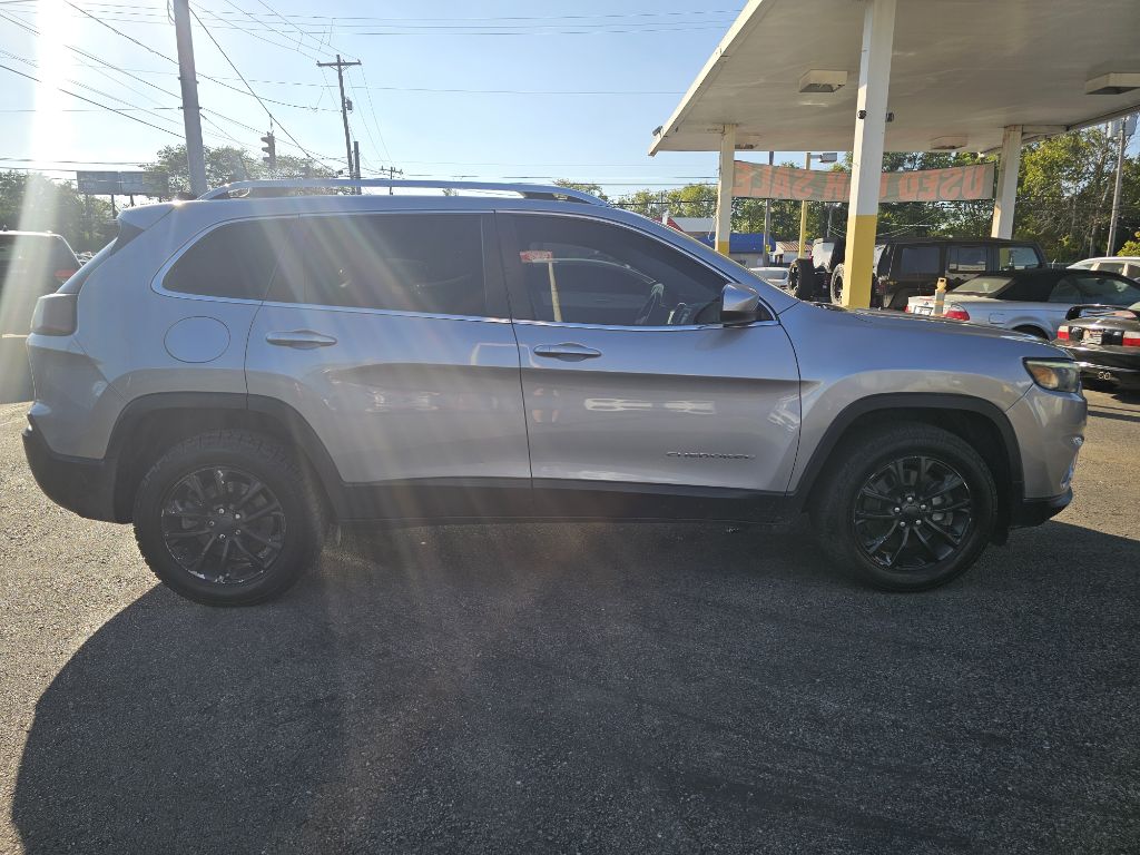 Photo 14 of this JEEP CHEROKEE