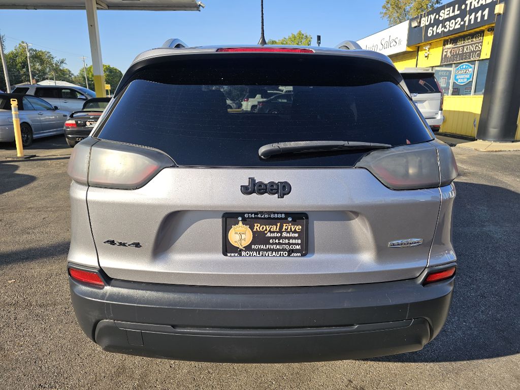 Photo 12 of this JEEP CHEROKEE