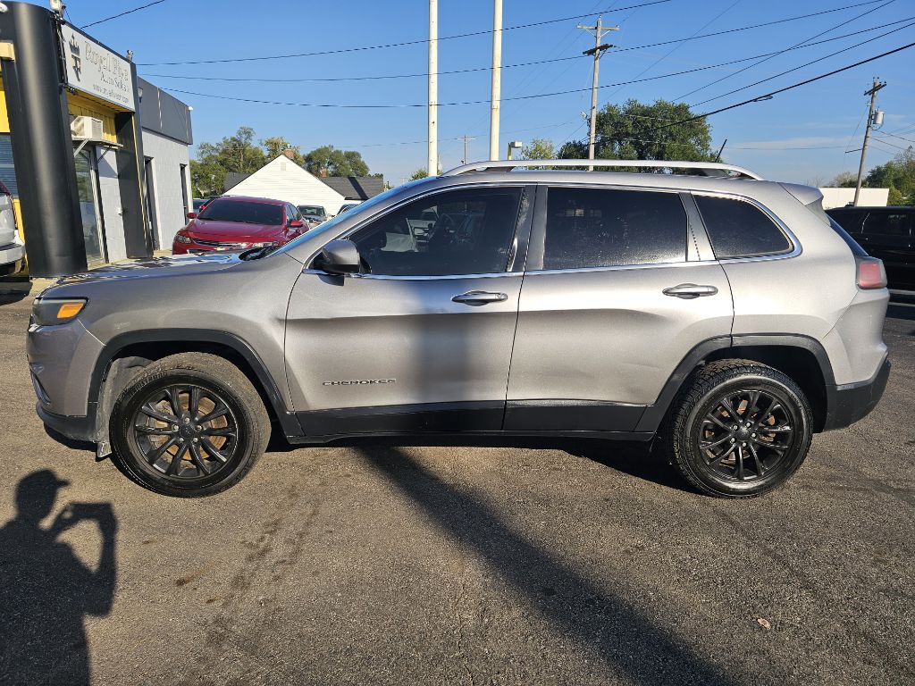 Photo 9 of this JEEP CHEROKEE