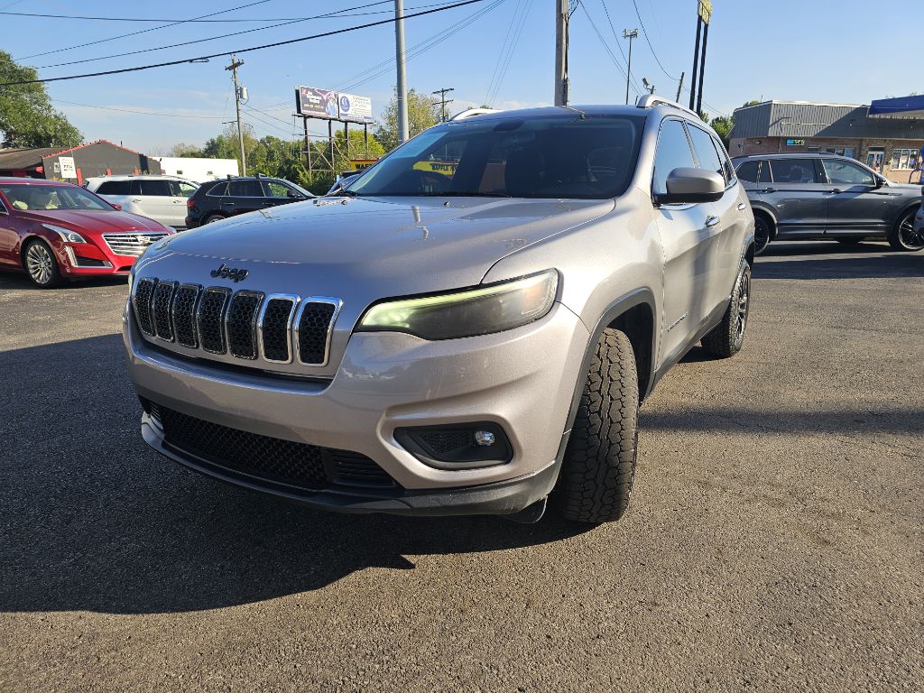 Photo 4 of this JEEP CHEROKEE