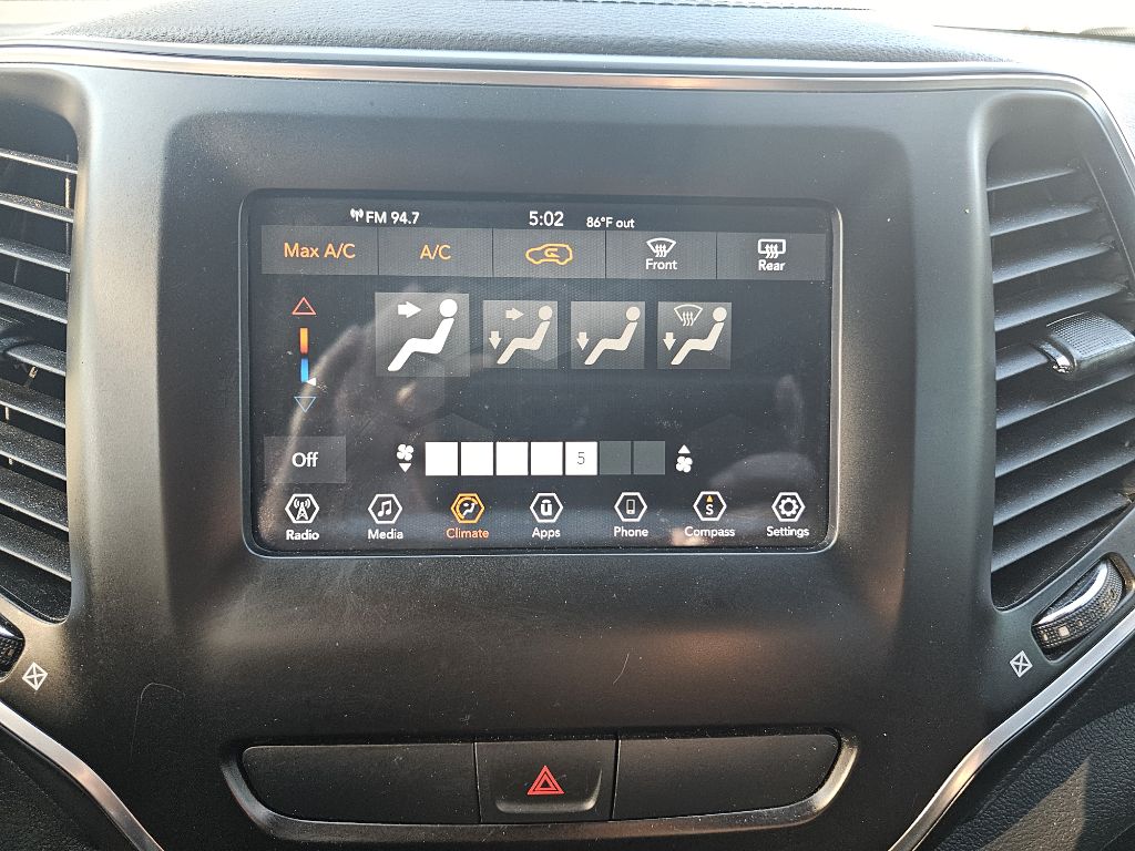 Photo 20 of this JEEP CHEROKEE