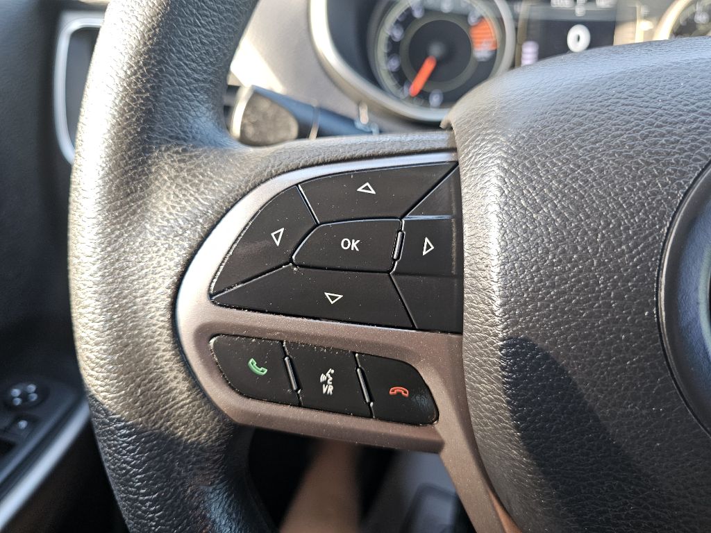Photo 26 of this JEEP CHEROKEE