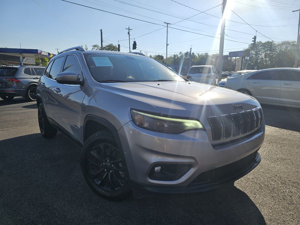 Photo 3 of this JEEP CHEROKEE