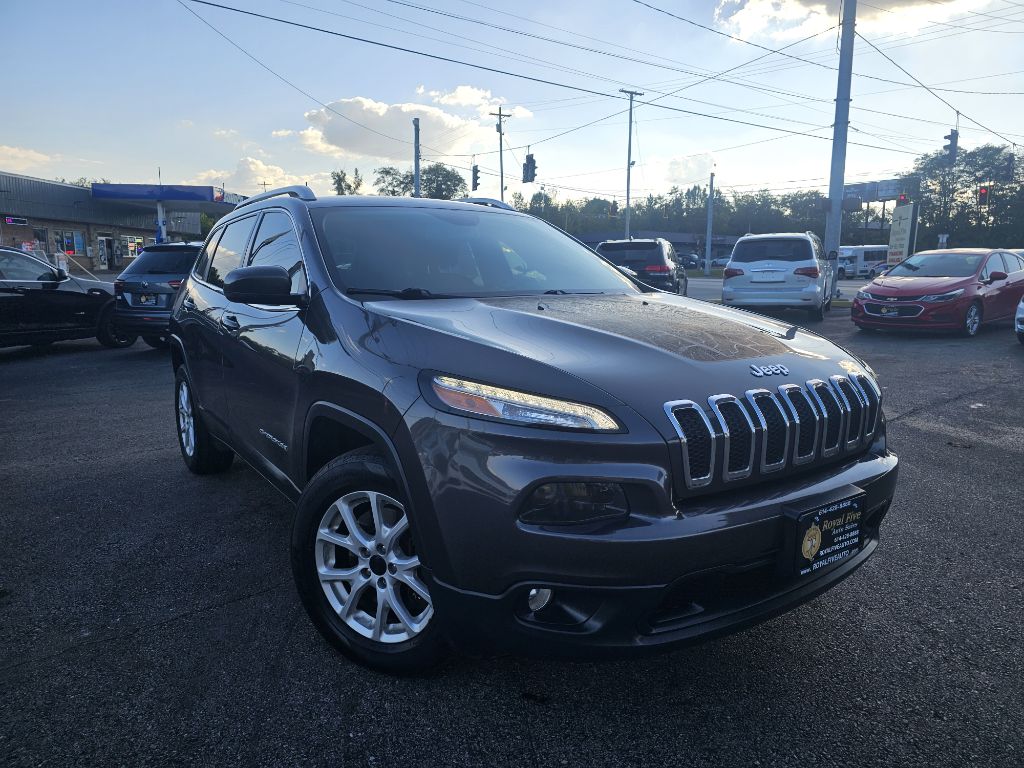 Photo 3 of this JEEP CHEROKEE