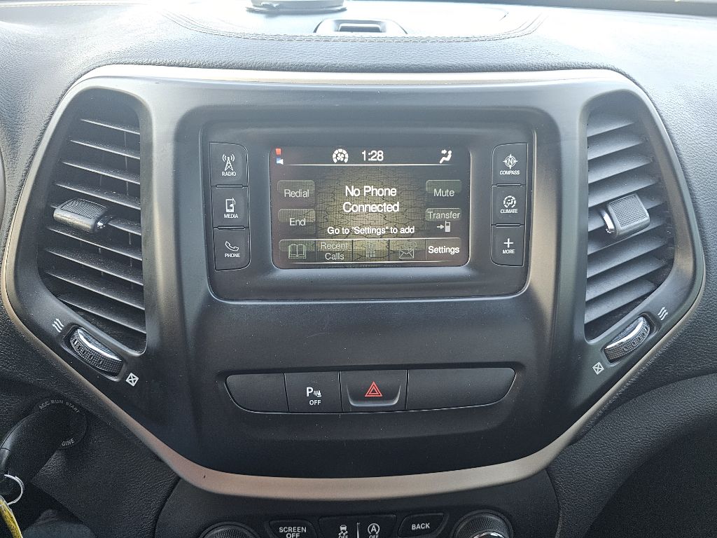 Photo 25 of this JEEP CHEROKEE