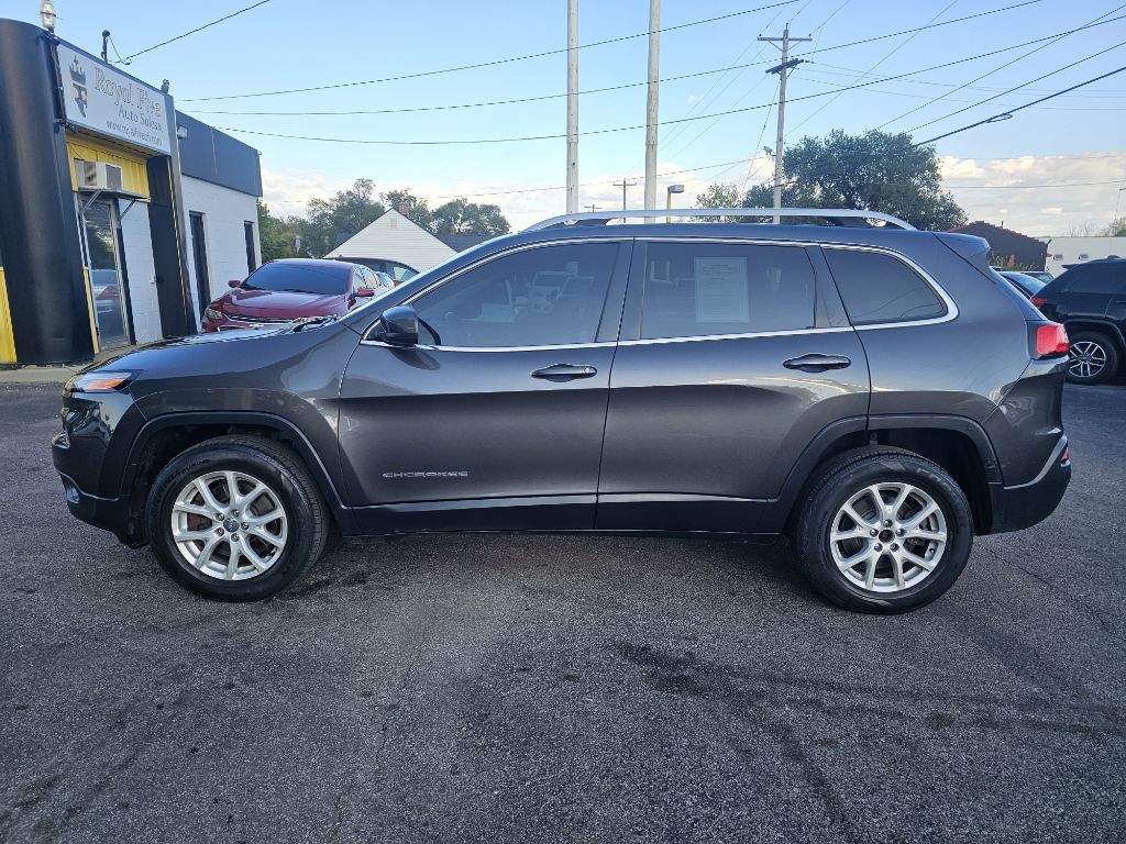 Photo 11 of this JEEP CHEROKEE