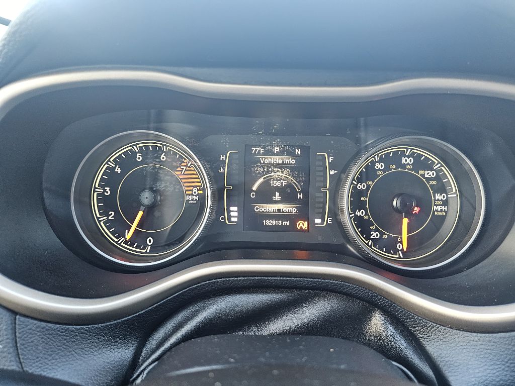 Photo 37 of this JEEP CHEROKEE