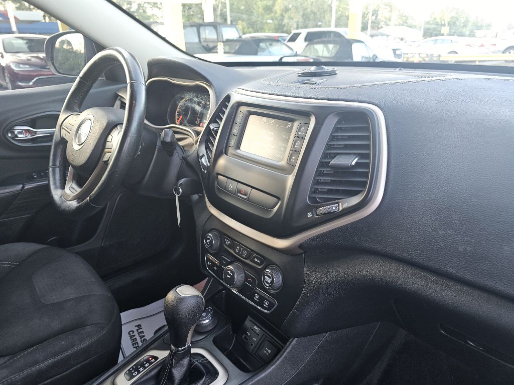 Photo 49 of this JEEP CHEROKEE