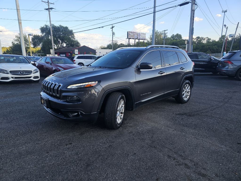 Photo 8 of this JEEP CHEROKEE