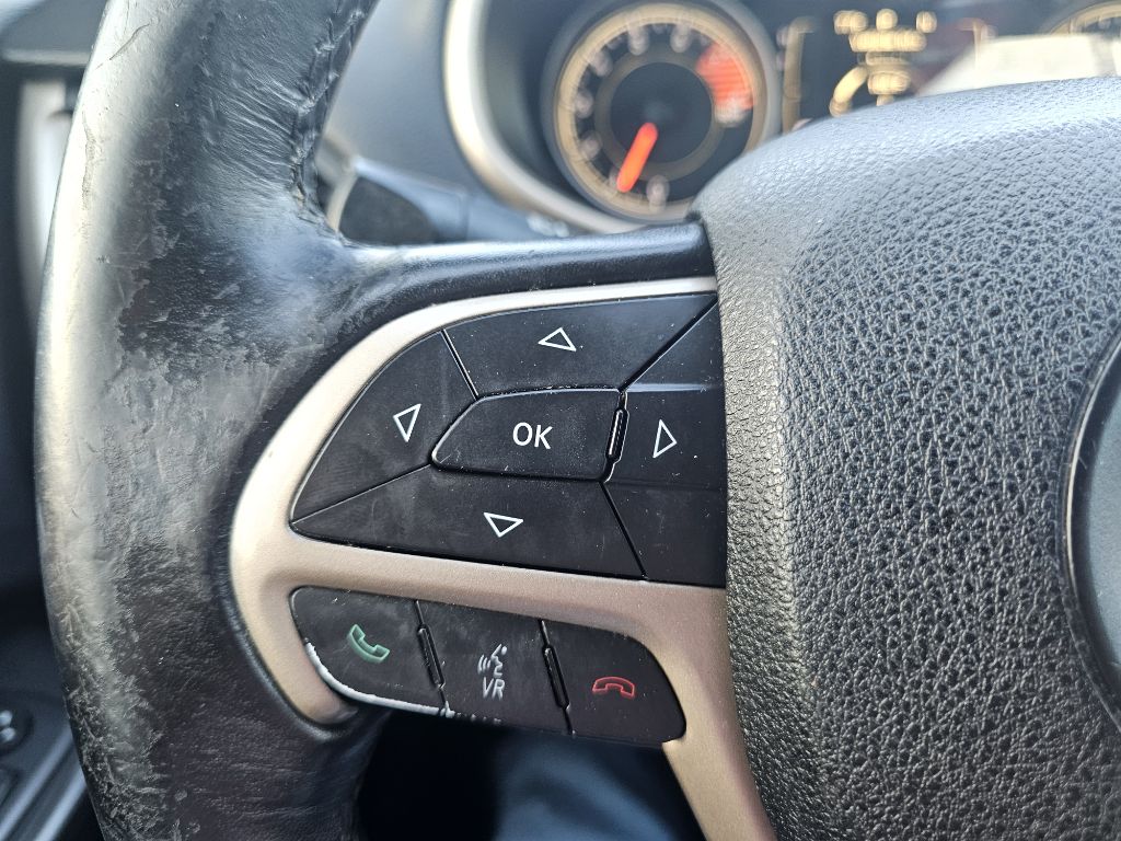 Photo 34 of this JEEP CHEROKEE