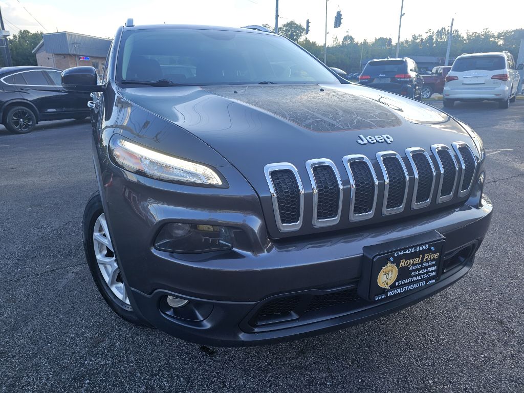 Photo 5 of this JEEP CHEROKEE