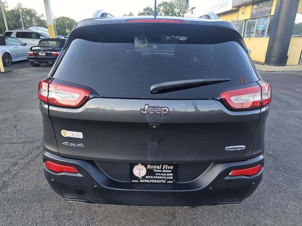 Photo 13 of this JEEP CHEROKEE