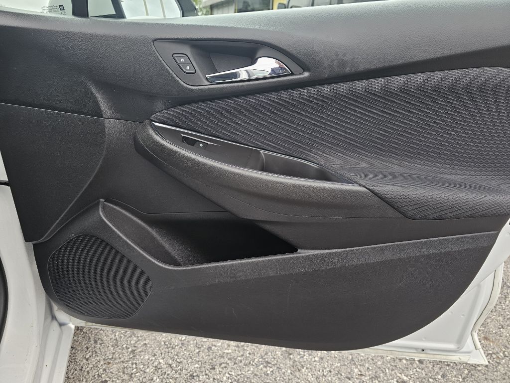 Photo 33 of this CHEVROLET CRUZE LS