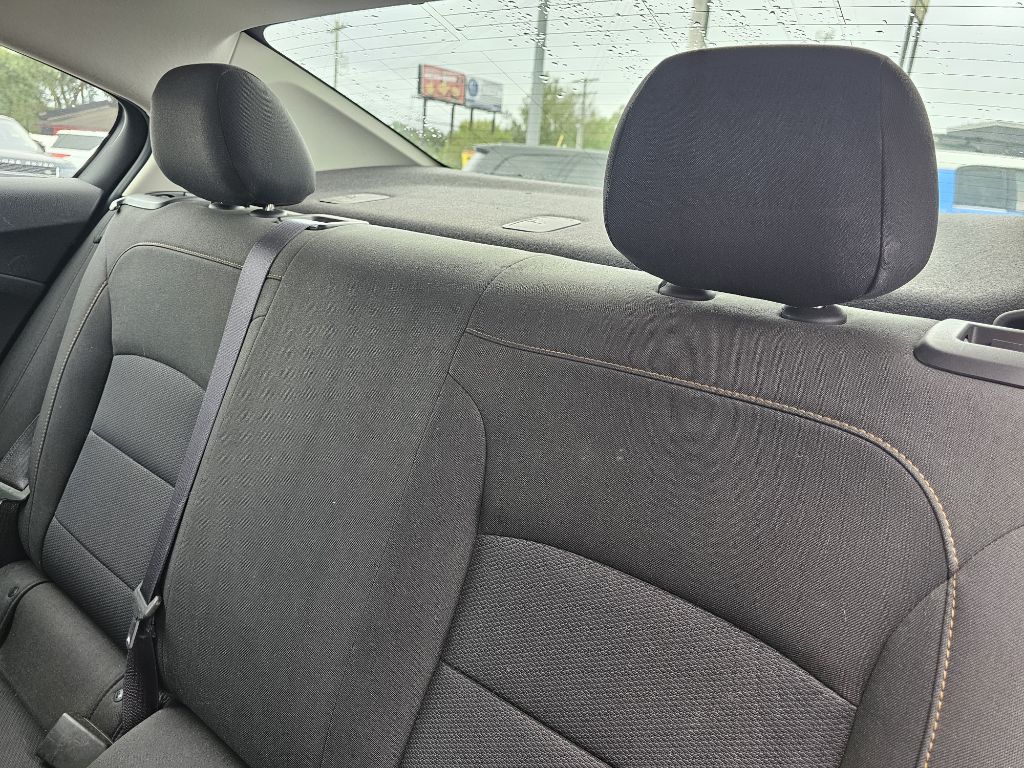 Photo 25 of this CHEVROLET CRUZE LS