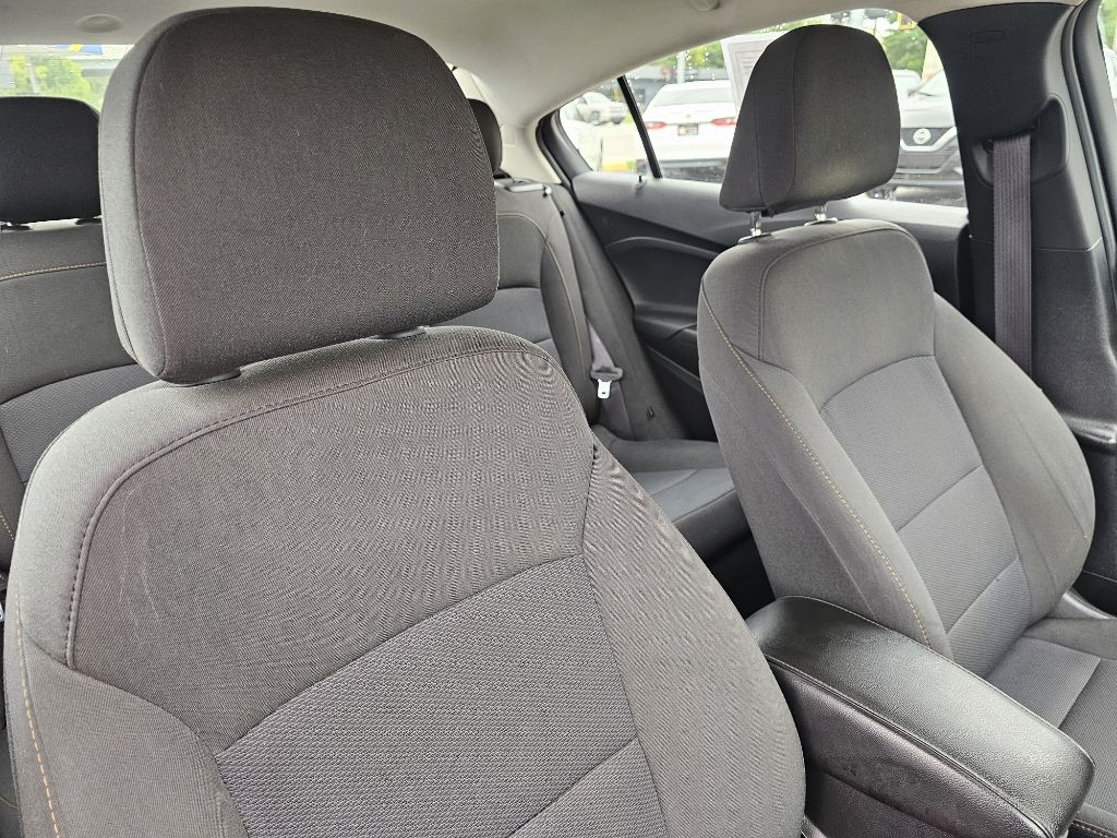 Photo 32 of this CHEVROLET CRUZE LS