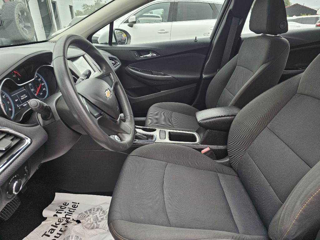 Photo 13 of this CHEVROLET CRUZE LS