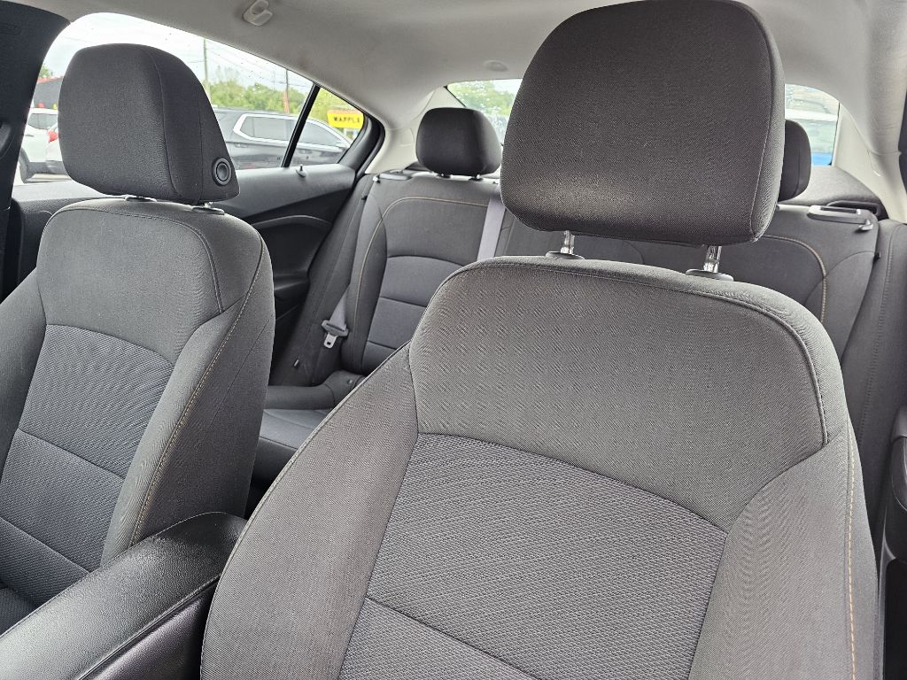 Photo 16 of this CHEVROLET CRUZE LS