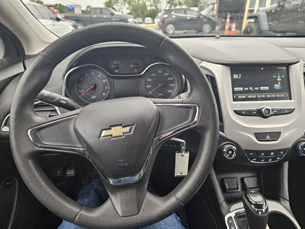 Photo 17 of this CHEVROLET CRUZE LS