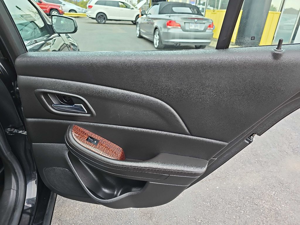 Photo 29 of this CHEVROLET MALIBU