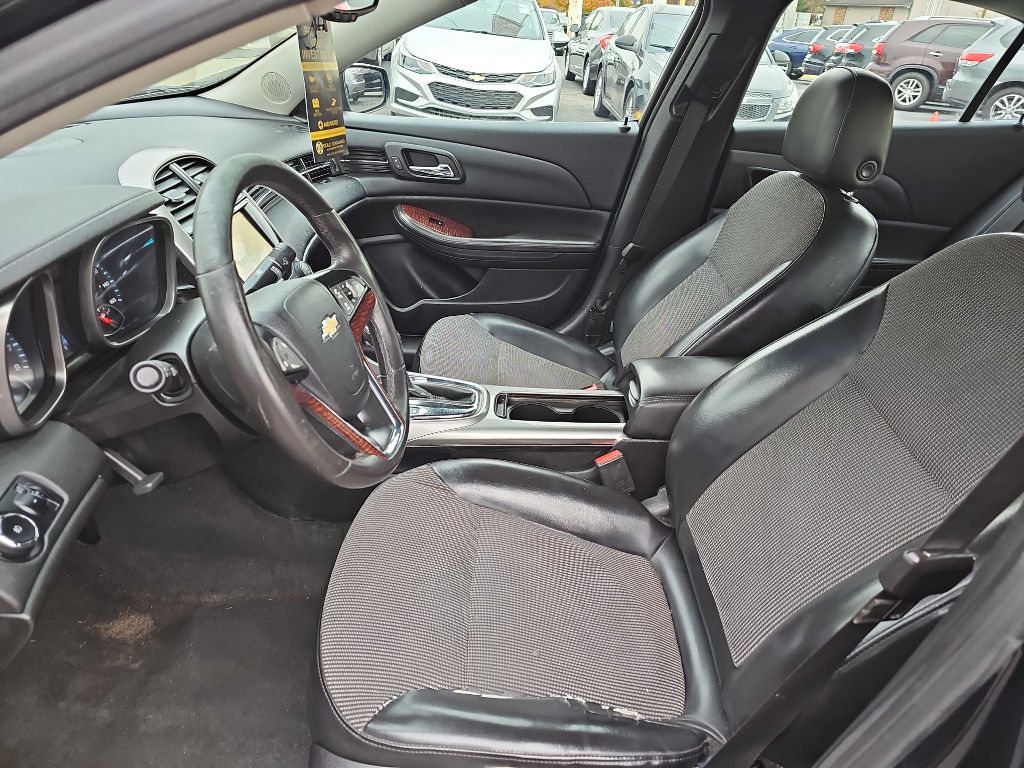 Photo 10 of this CHEVROLET MALIBU