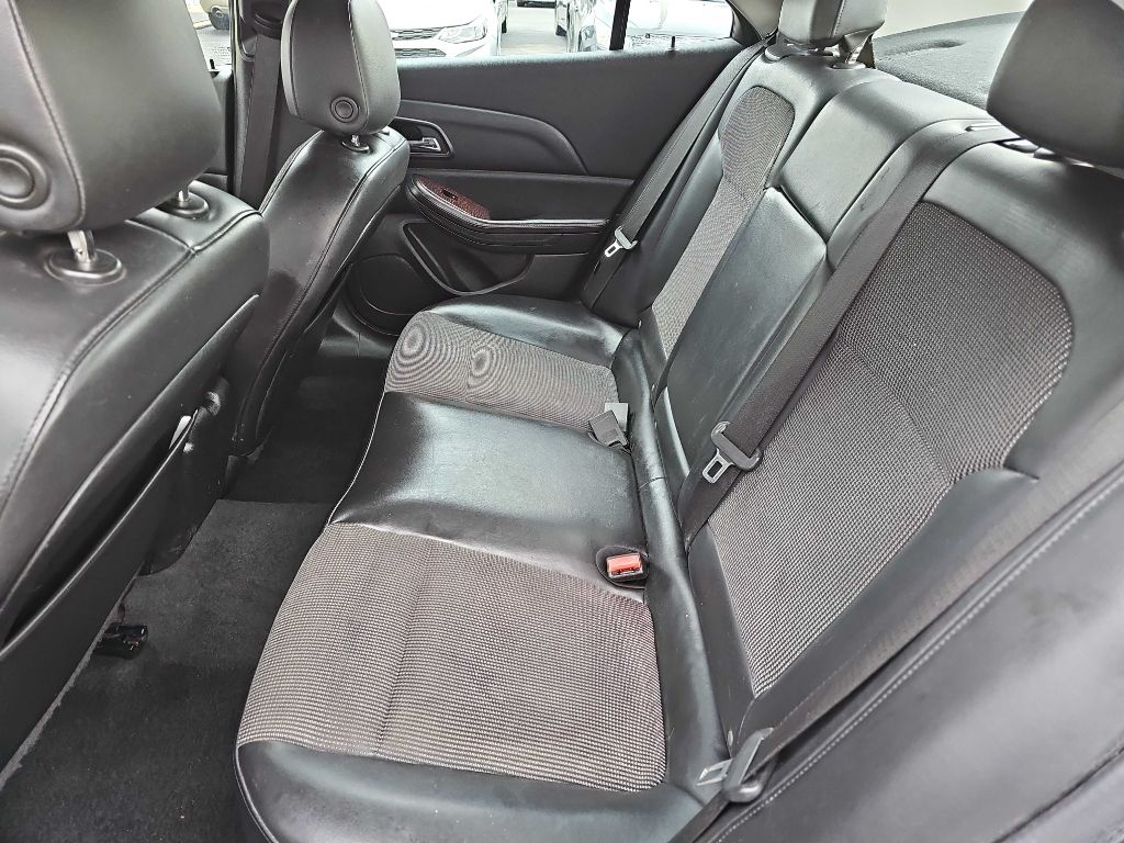 Photo 26 of this CHEVROLET MALIBU