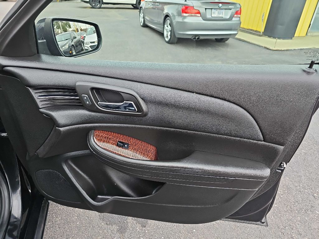 Photo 30 of this CHEVROLET MALIBU