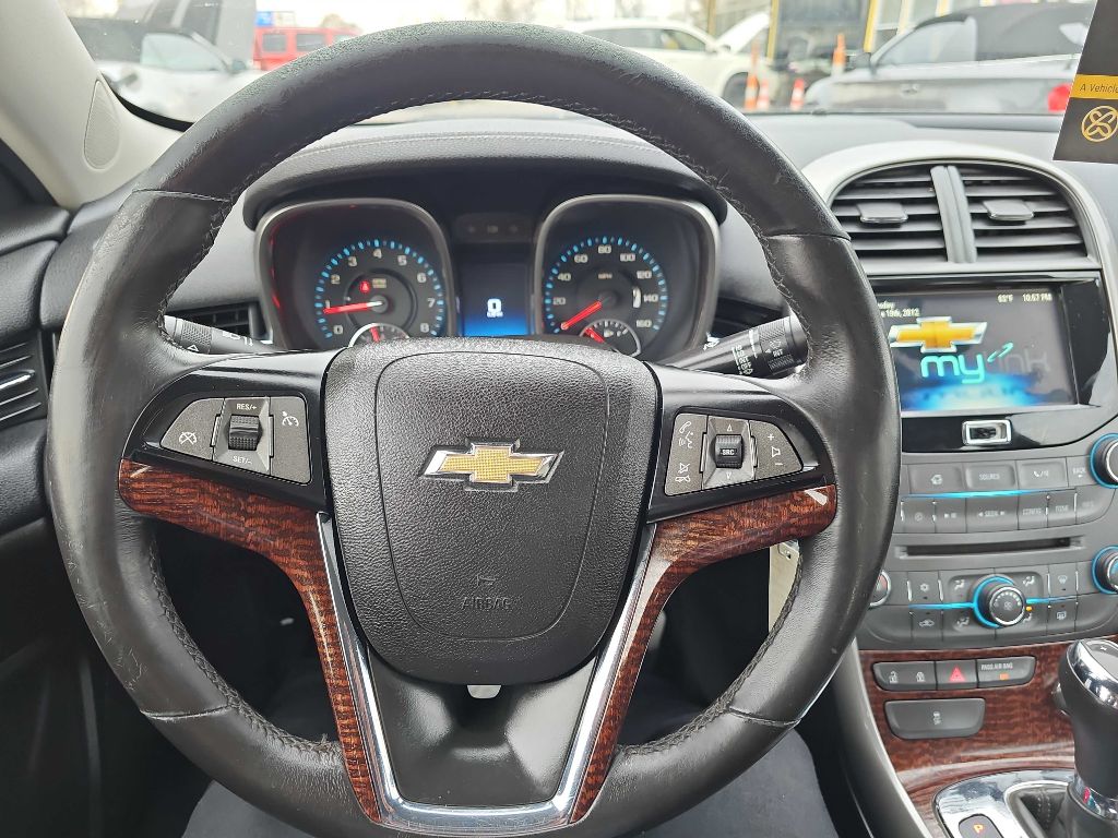 Photo 14 of this CHEVROLET MALIBU